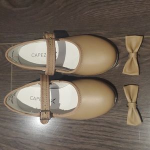 Brand new Girls Capezio Mary Jane tap shoes size 11